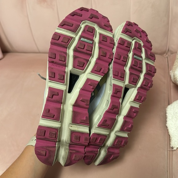 On Cloud Running Cloudvista Sneakers - Picture 6 of 6